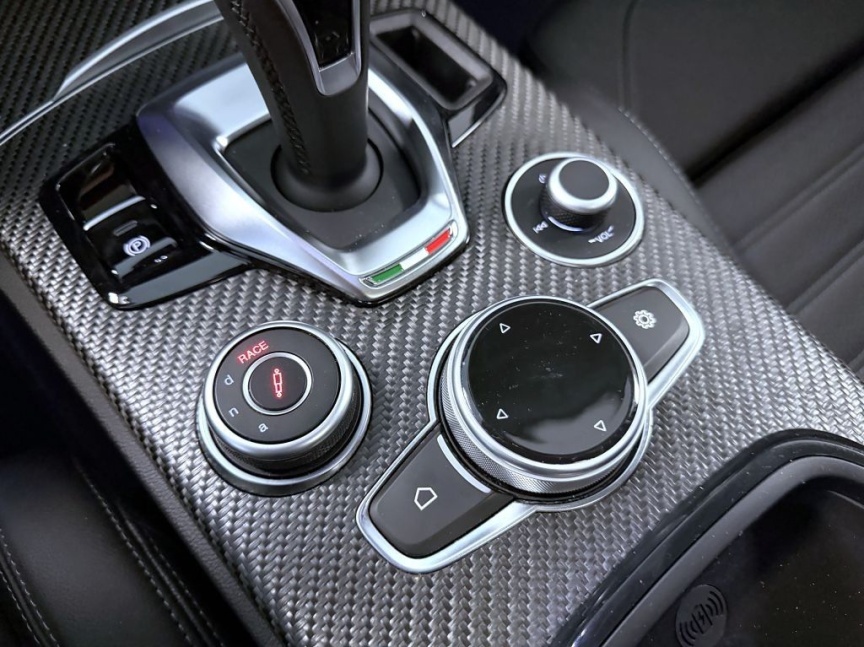 Alfa Romeo Stelvio 2.9 V6 BiTurbo 520k AT8 ZF Q4 4x4 QV
