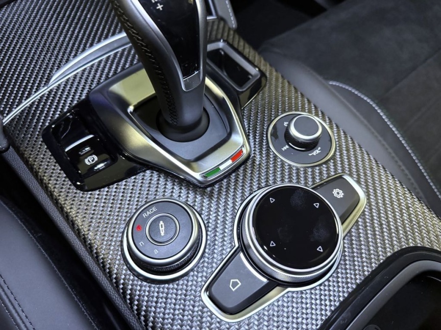 Alfa Romeo Stelvio 2.9 V6 BiTurbo 520k QV Carbon Edition *460*