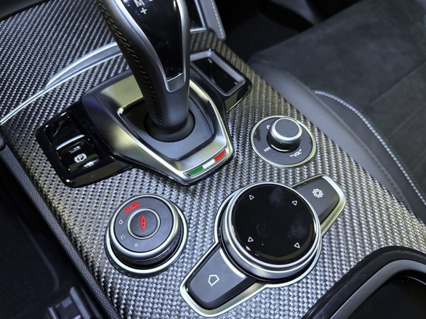 Alfa Romeo Stelvio 2.9 V6 BiTurbo 520k QV Carbon Edition *460*