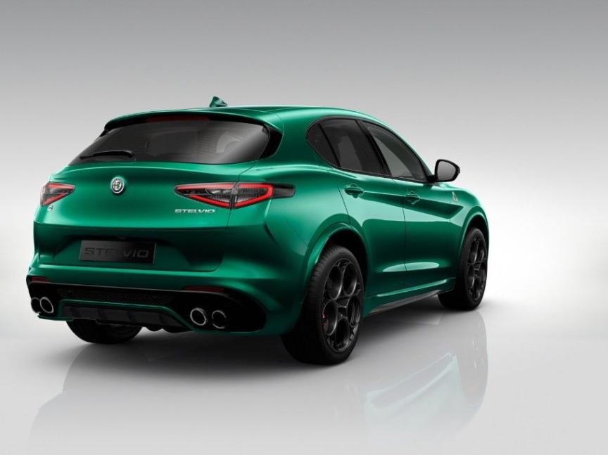 Alfa Romeo Stelvio 2.9 V6 BiTurbo 520k QV Carbon Edition *460*