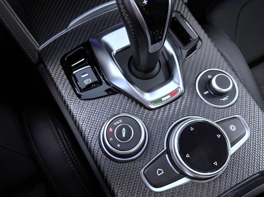 Alfa Romeo Stelvio 2.9 V6 BiTurbo 520k QV Carbon Edition II