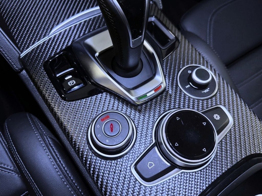 Alfa Romeo Stelvio 2.9 V6 BiTurbo 520k QV Carbon Edition II