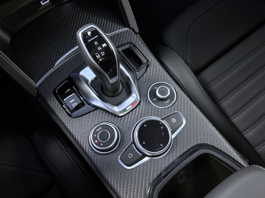 Alfa Romeo Stelvio 2.9 V6 BiTurbo 520k QV Carbon Edition III *700*