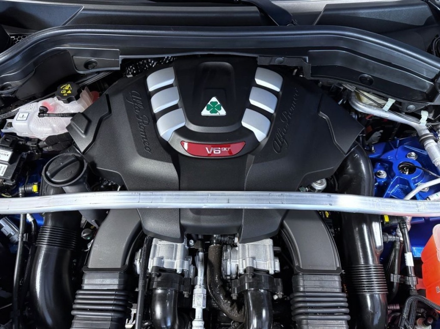 Alfa Romeo Stelvio 2.9 V6 BiTurbo 520k QV Carbon Edition III *700*