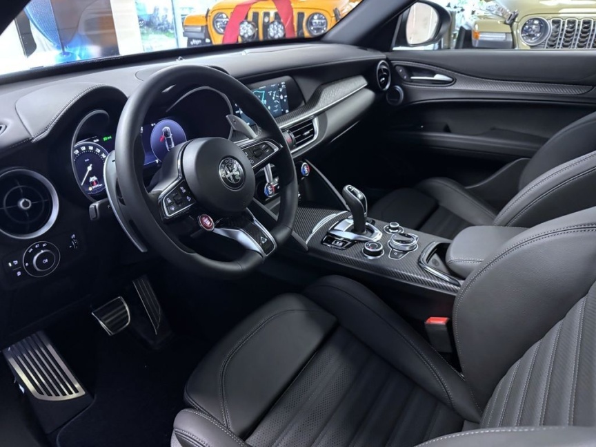Alfa Romeo Stelvio 2.9 V6 BiTurbo 520k QV Carbon Edition III *700*