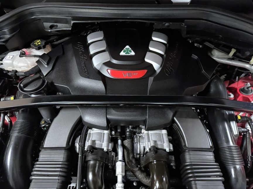 Alfa Romeo Stelvio 2.9 V6 TWIN TURBO 510k Q4 AT8 ZF QV
