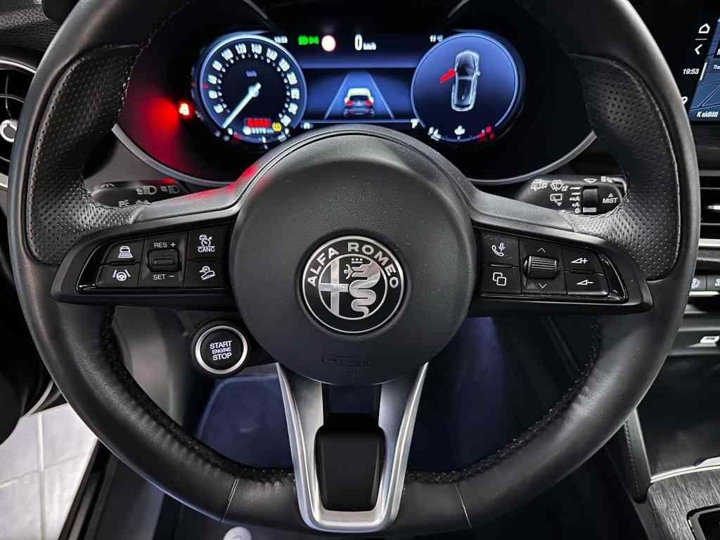 Alfa Romeo Stelvio MY23 2.2 JTDm 210k AT8 ZF Q4 4x4 Super, reg. 03/2023