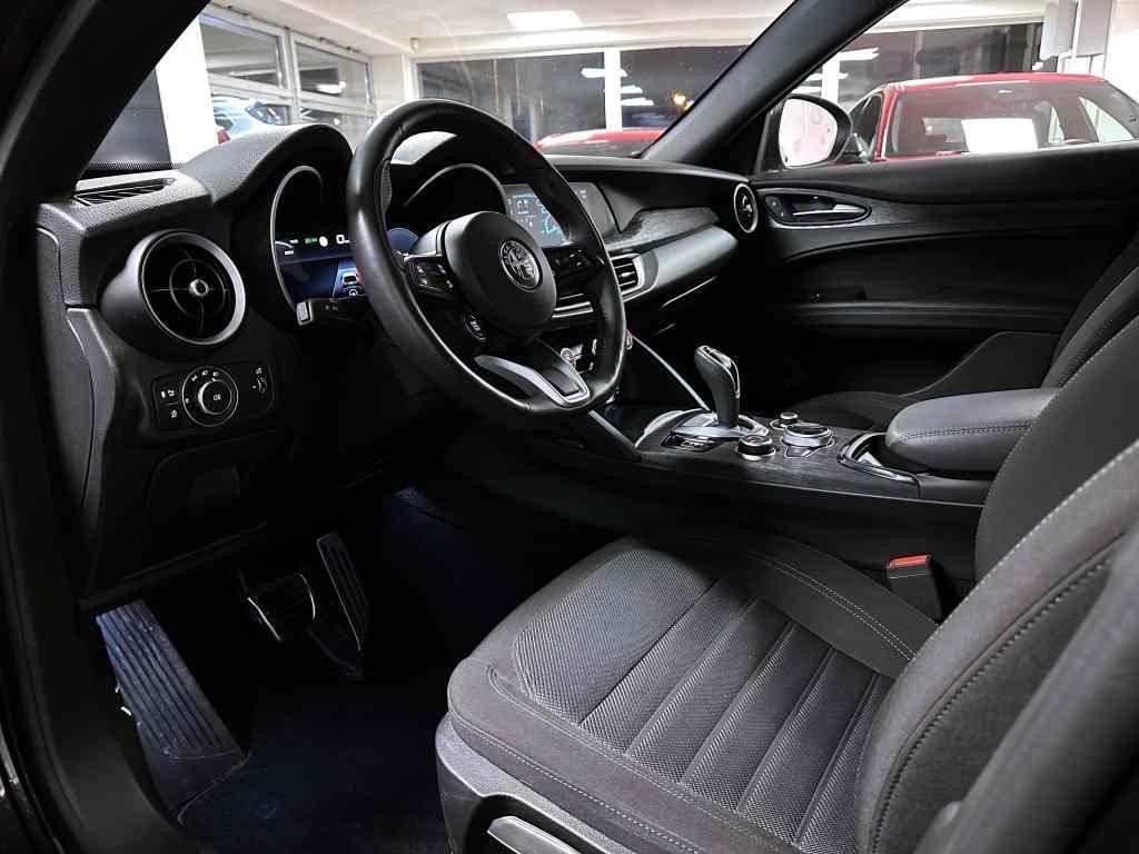 Alfa Romeo Stelvio MY23 2.2 JTDm 210k AT8 ZF Q4 4x4 Super, reg. 03/2023