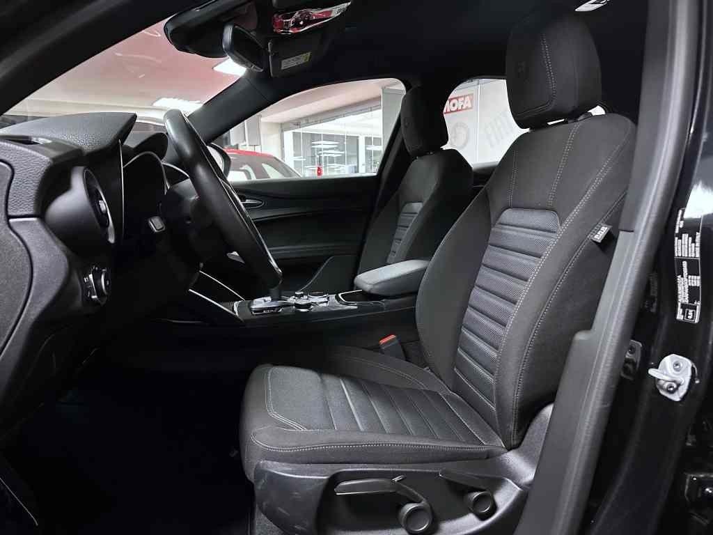 Alfa Romeo Stelvio MY23 2.2 JTDm 210k AT8 ZF Q4 4x4 Super, reg. 03/2023