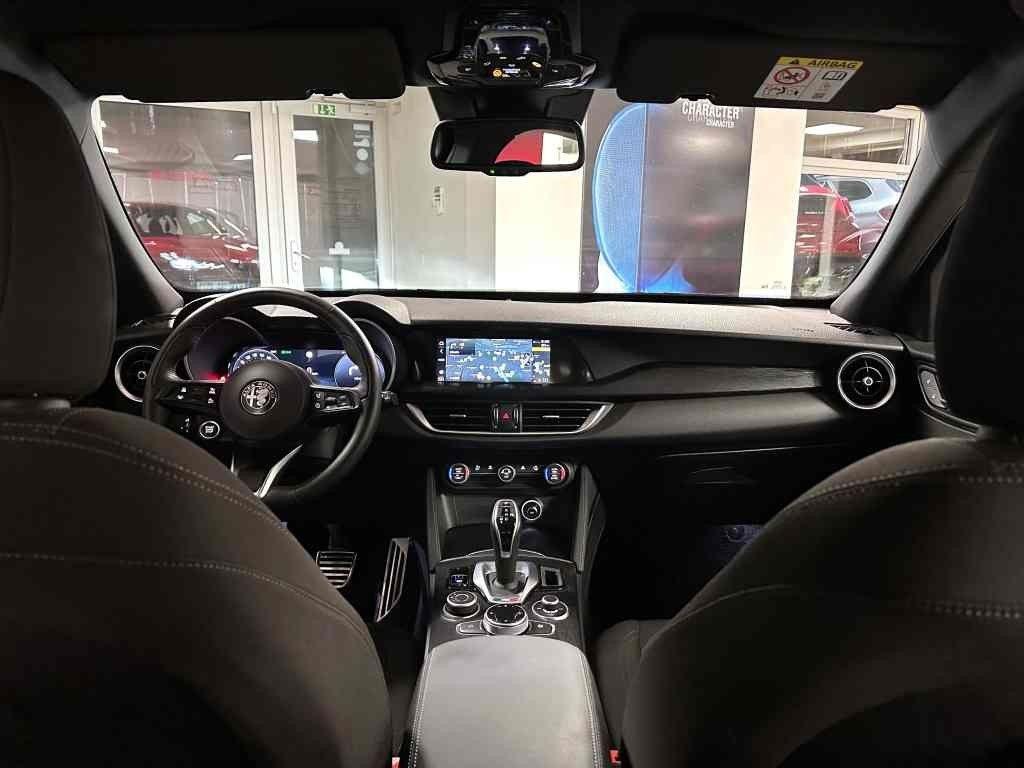 Alfa Romeo Stelvio MY23 2.2 JTDm 210k AT8 ZF Q4 4x4 Super, reg. 03/2023