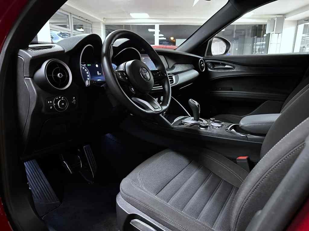 Alfa Romeo Stelvio MY23 2.2 JTDm 210k AT8 ZF Q4 4x4 Super, reg. 03/2023