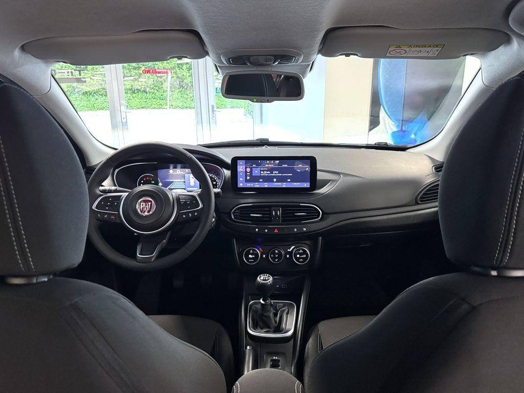 Fiat osobní Tipo Combi CROSS 1.6 JTDm 130k reg. 01/2024