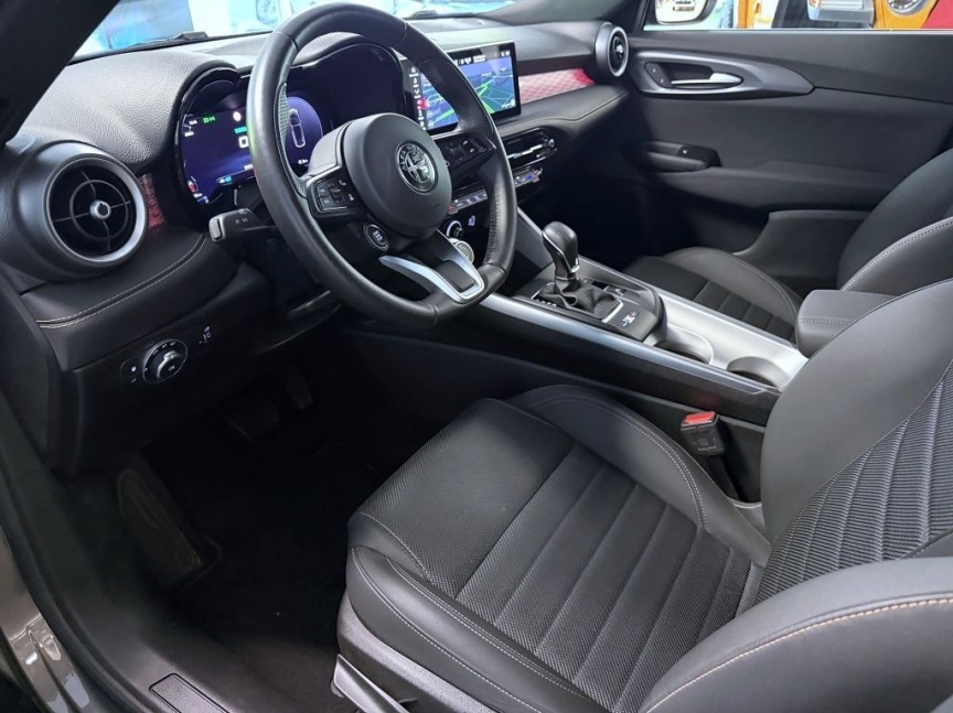 Alfa Romeo Tonale 1.3 T Plug-in Hybrid 280k Q4 4x4 Ti