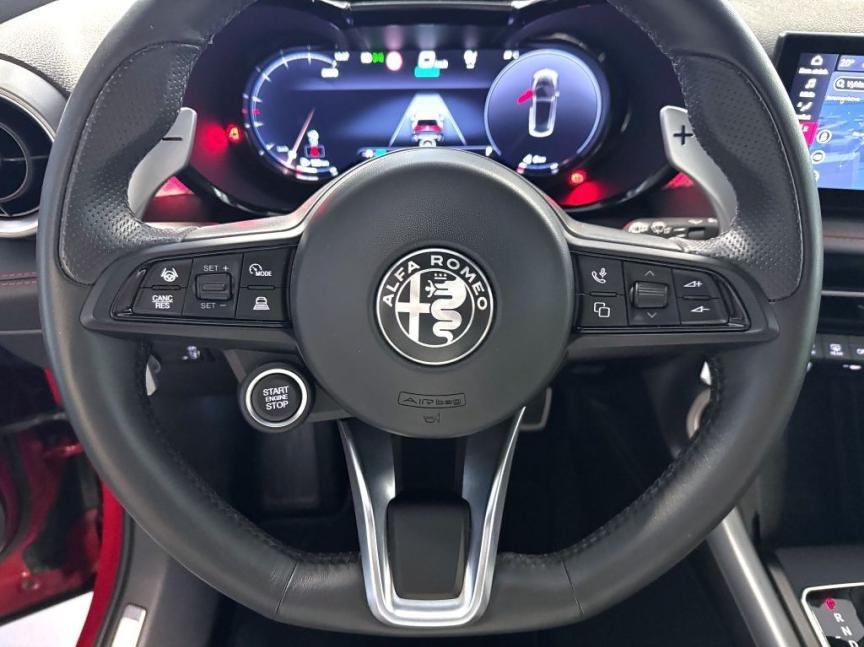 Alfa Romeo Tonale 1.3 T Plug-in Hybrid 280k Q4 4x4 Tributo, reg. 04/2024