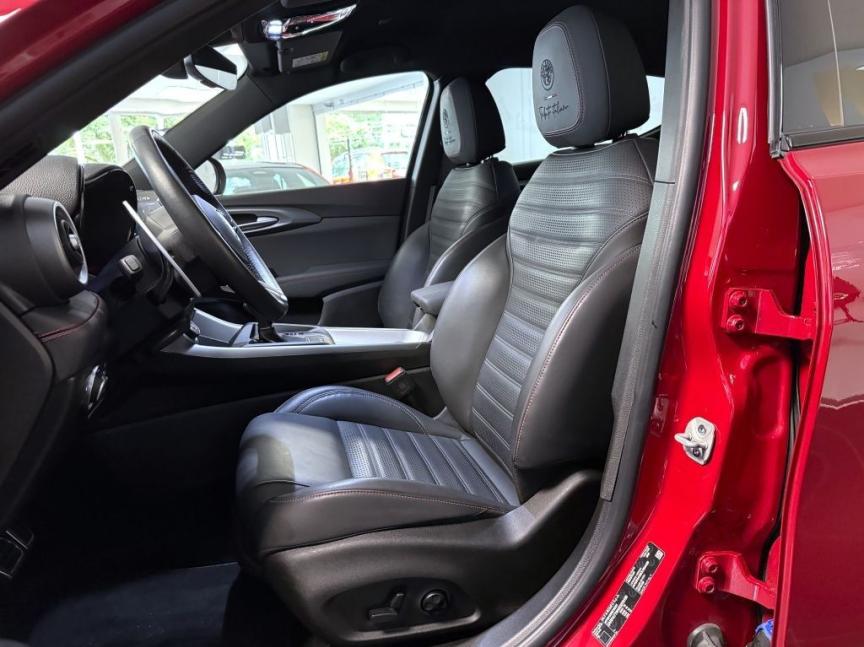 Alfa Romeo Tonale 1.3 T Plug-in Hybrid 280k Q4 4x4 Tributo, reg. 04/2024