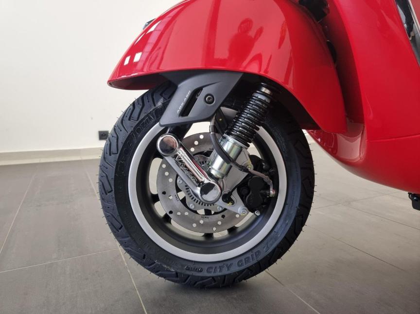 Vespa GTS 310 Super e5+