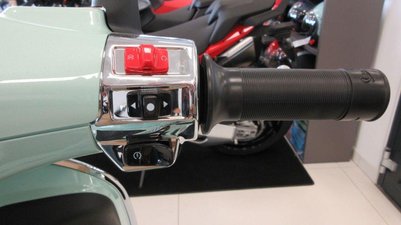 Vespa Primavera 125 BATIK e5+