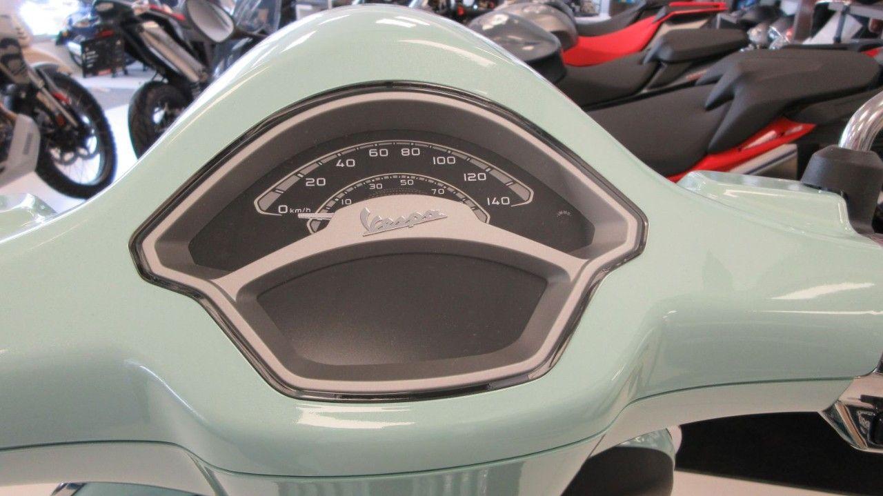 Vespa Primavera 125 BATIK e5+