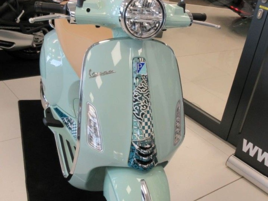 Vespa Primavera 125 BATIK e5+