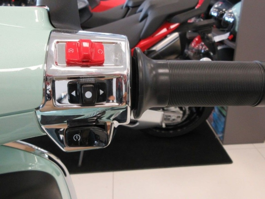 Vespa Primavera 125 BATIK e5+