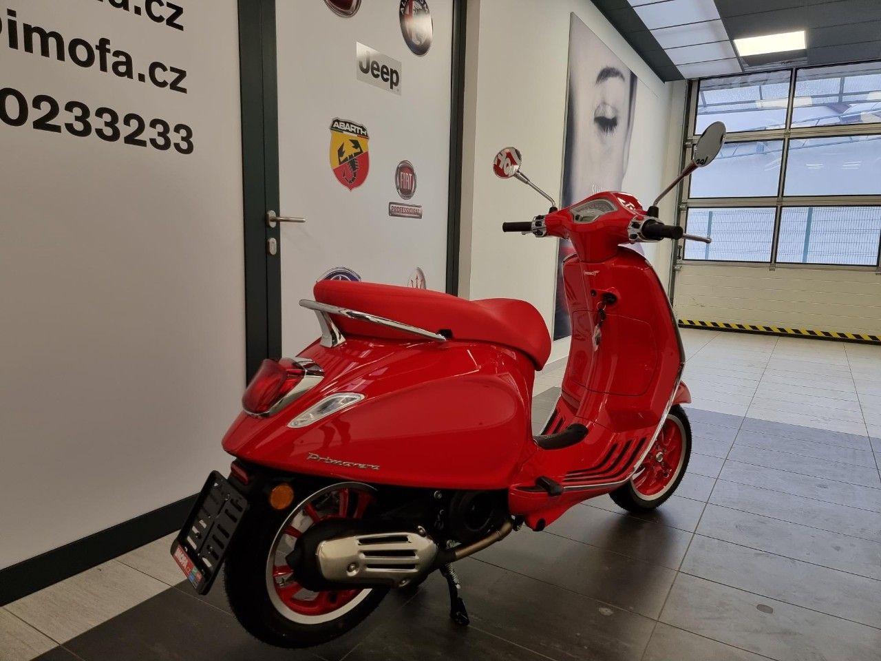 Vespa Primavera 125 e5 "RED"