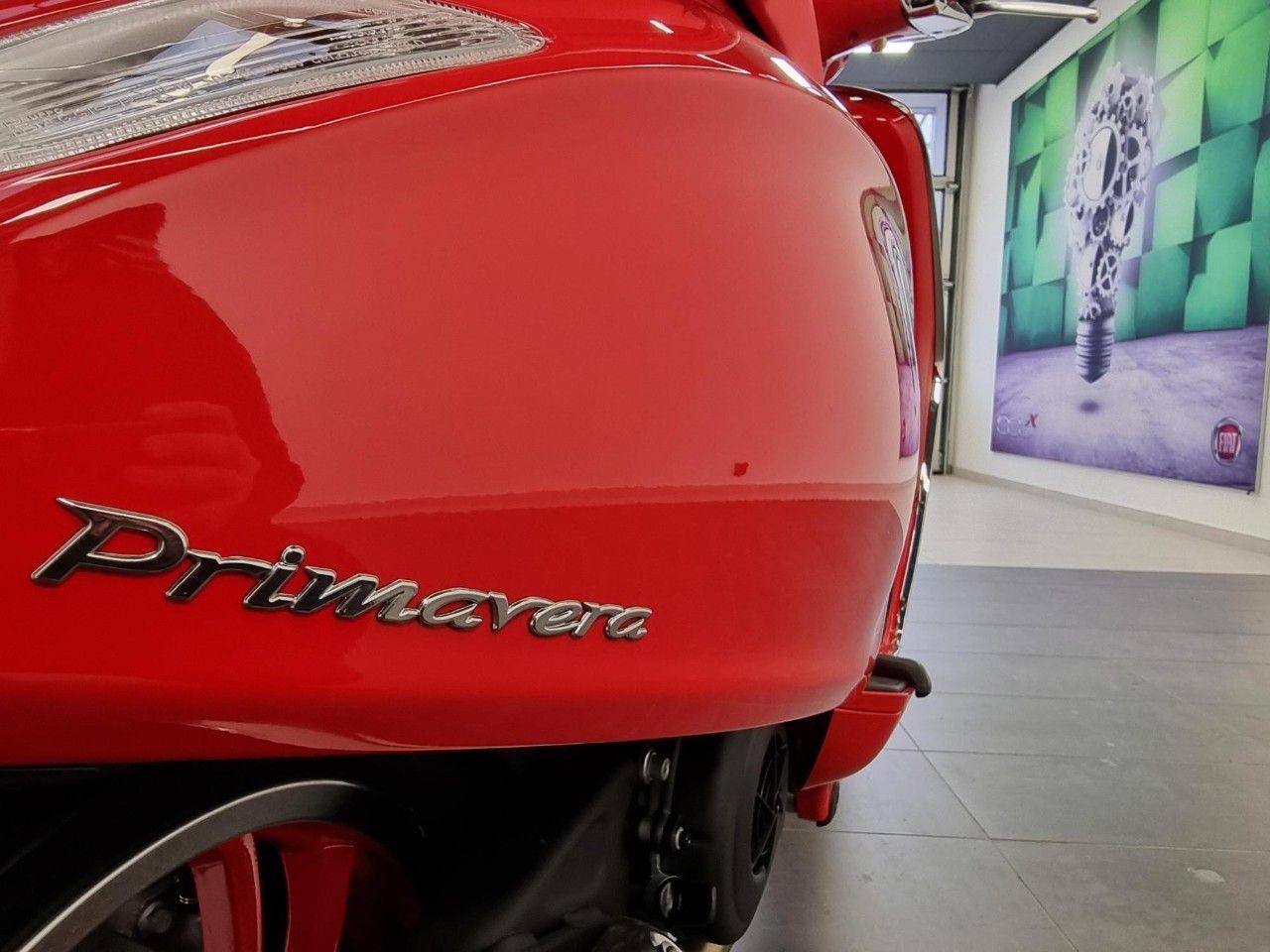 Vespa Primavera 125 e5 "RED"