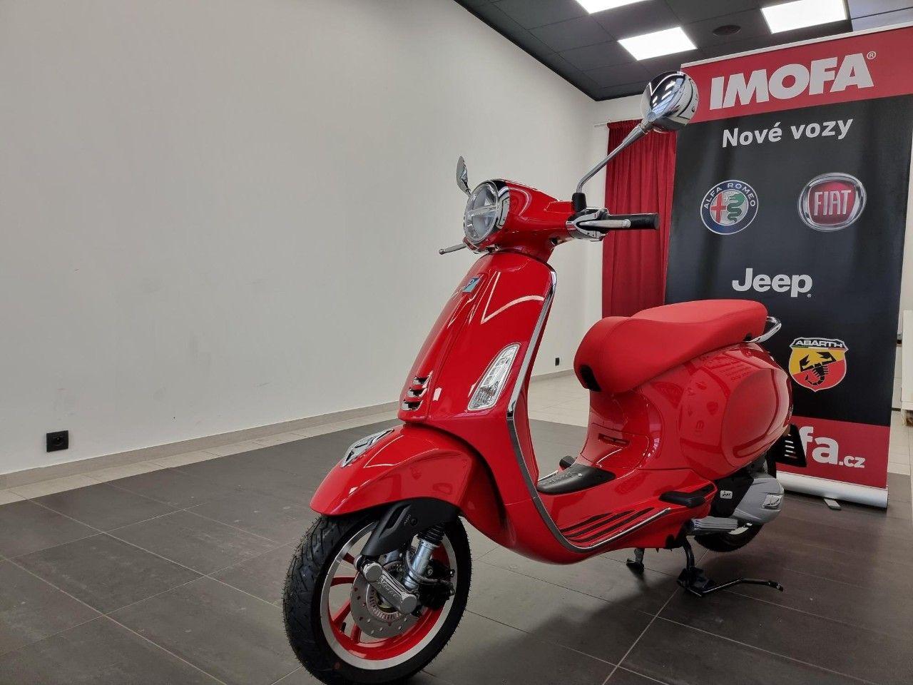 Vespa Primavera 125 e5 "RED"