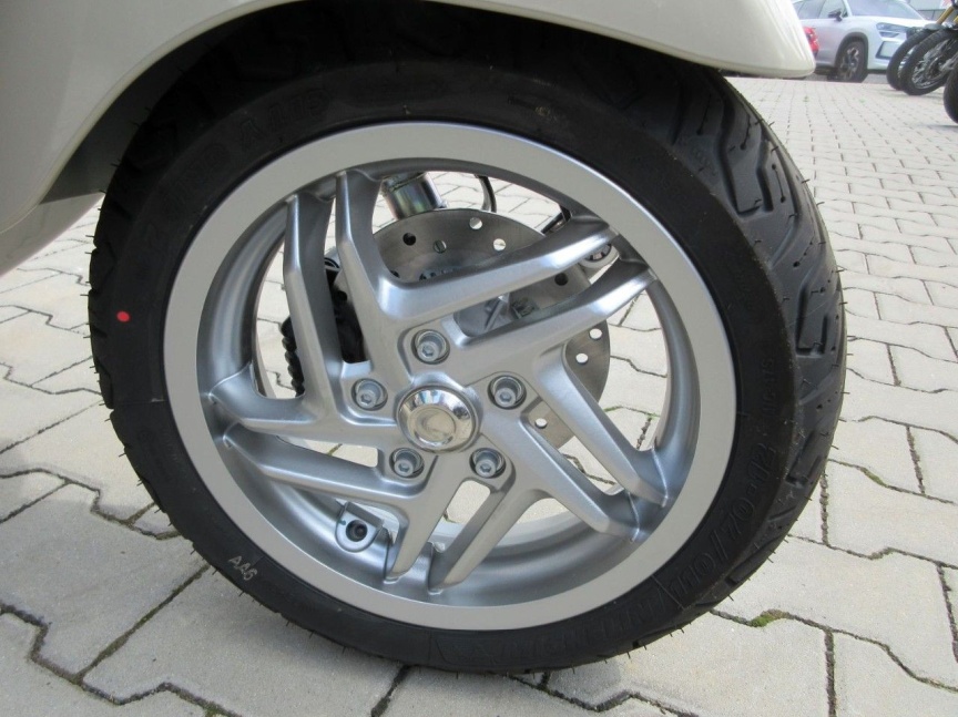 Vespa Primavera 125 e5+