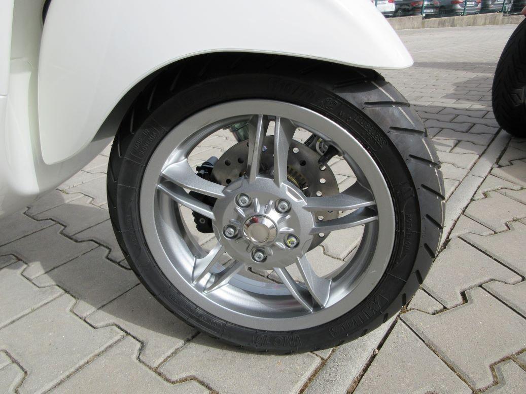 Vespa Primavera 125 e5+