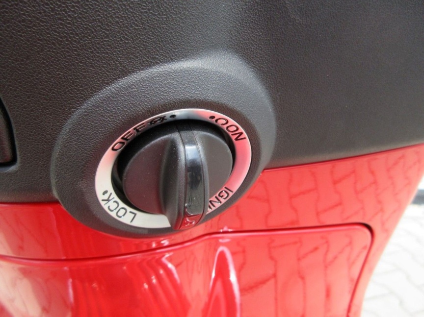 Vespa Primavera 125 "RED" e5+