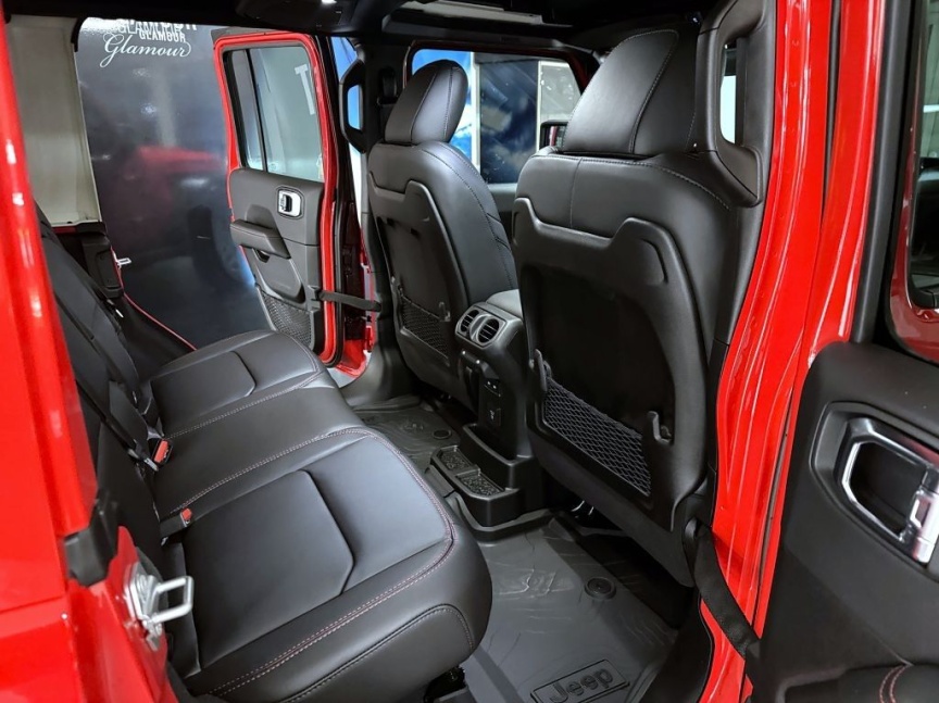 Jeep Wrangler Unlimited 2.0T 272k AT8 Rubicon *714*