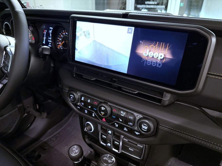 Jeep Wrangler Unlimited 2.0T 272k AT8 Sahara *238*