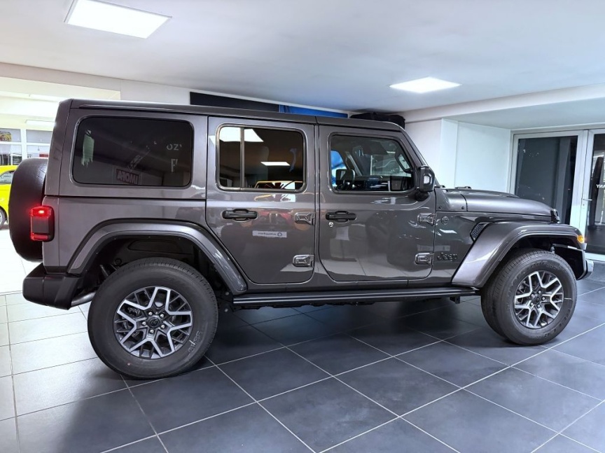 Jeep Wrangler Unlimited 2.0T 272k AT8 Sahara *238*