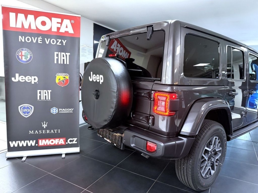 Jeep Wrangler Unlimited 2.0T 272k AT8 Sahara *238*