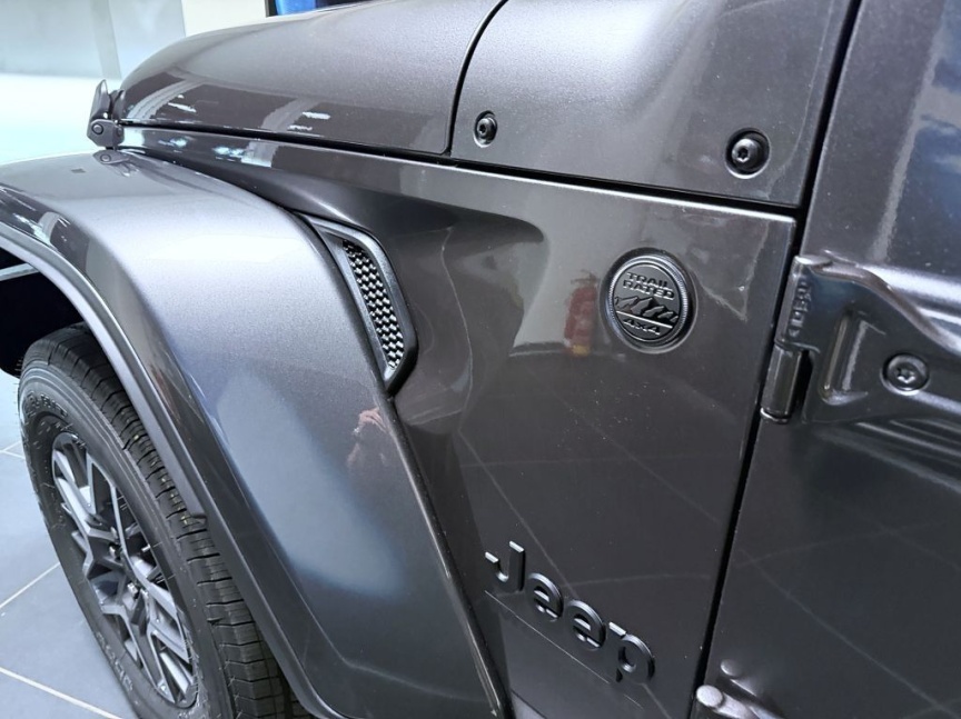 Jeep Wrangler Unlimited 2.0T 272k AT8 Sahara *238*