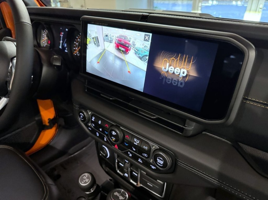 Jeep Wrangler Unlimited 2.0T 272k AT8 Sahara *464*