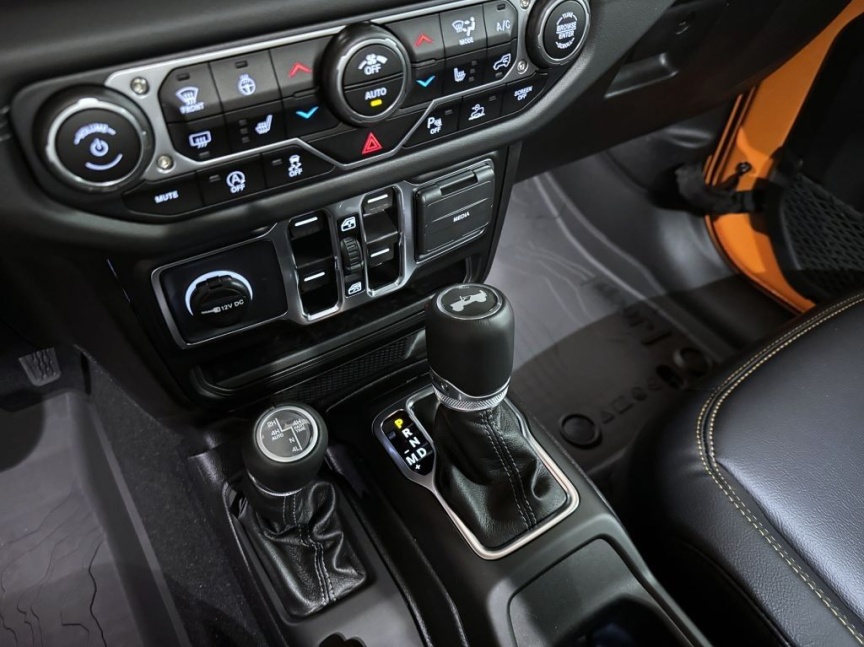 Jeep Wrangler Unlimited 2.0T 272k AT8 Sahara *464*