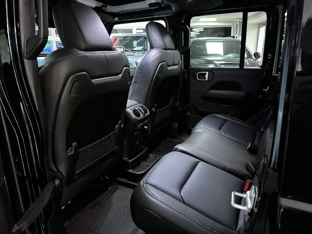 Jeep Wrangler Unlimited 2.0T 272k AT8 Sahara *510* k