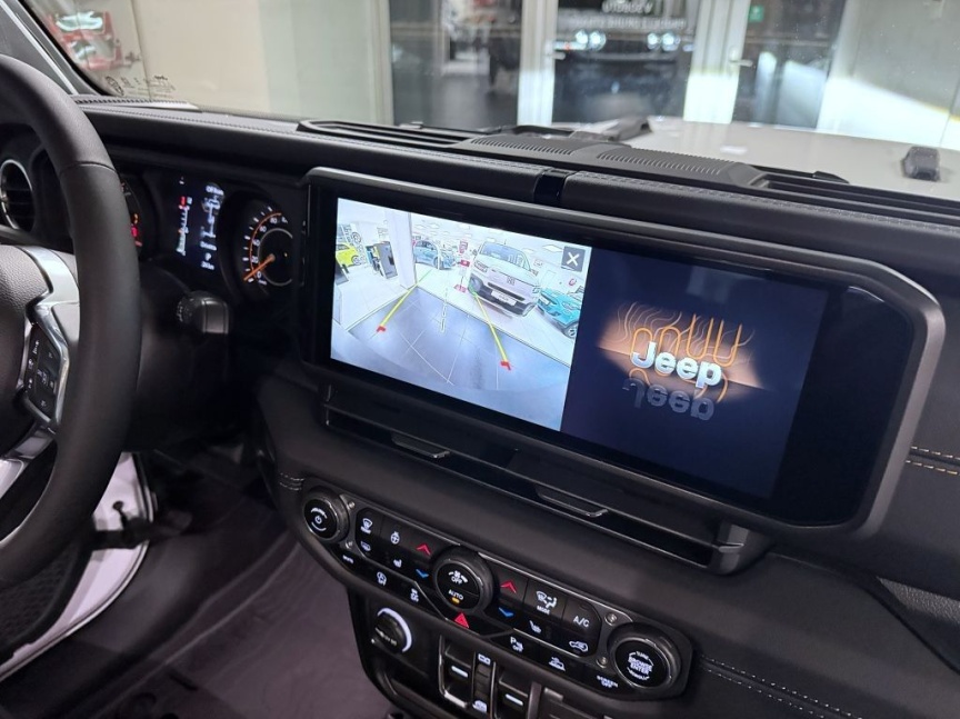 Jeep Wrangler Unlimited 2.0T 272k AT8 Sahara *624*