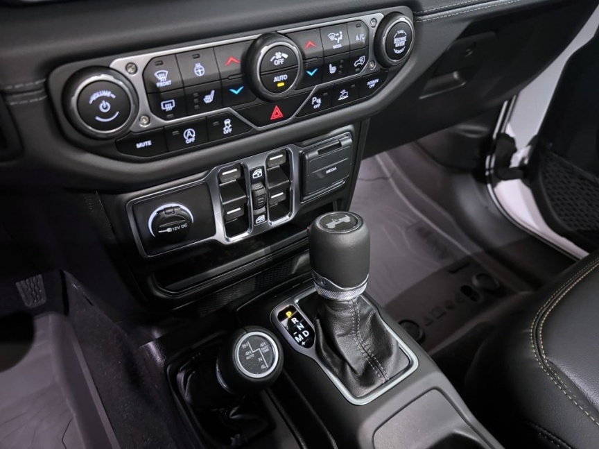 Jeep Wrangler Unlimited 2.0T 272k AT8 Sahara *624*