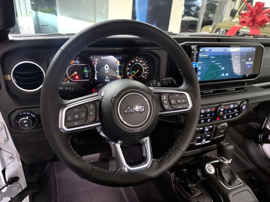 Jeep Wrangler Unlimited 2.0T 272k AT8 Sahara *624*