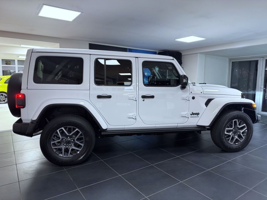 Jeep Wrangler Unlimited 2.0T 272k AT8 Sahara *624*