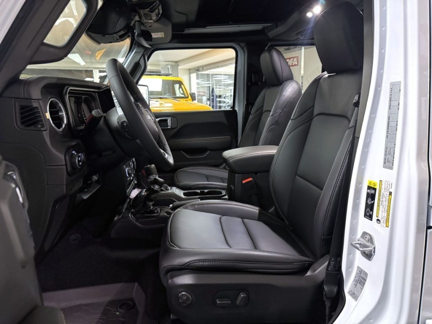 Jeep Wrangler Unlimited 2.0T 272k AT8 Sahara *624*