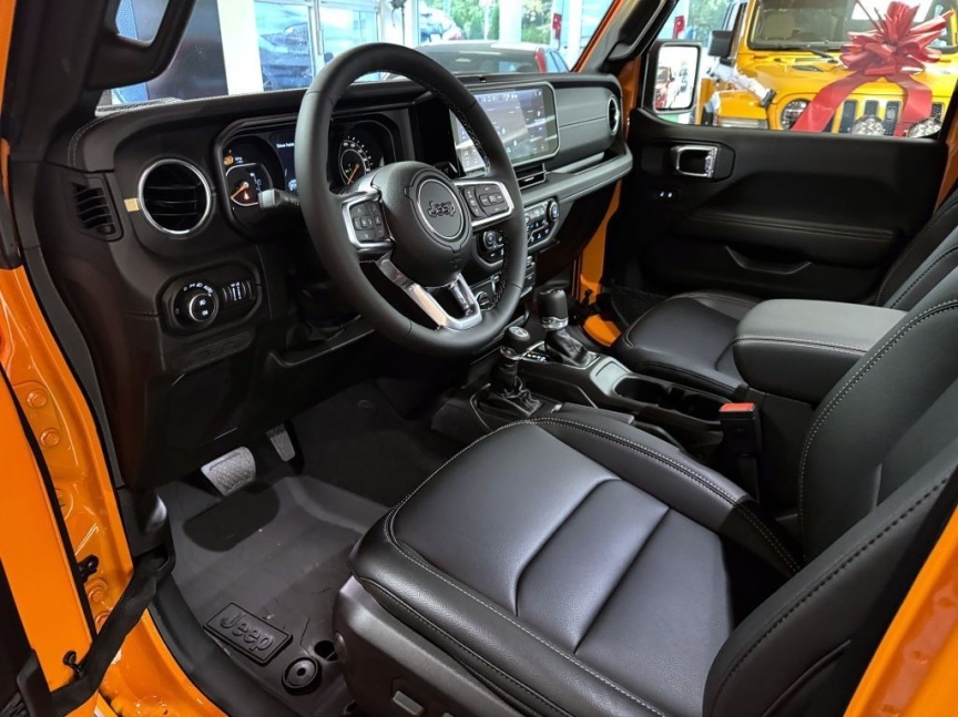 Jeep Wrangler Unlimited 2.0T 272k AT8 Sahara *795*