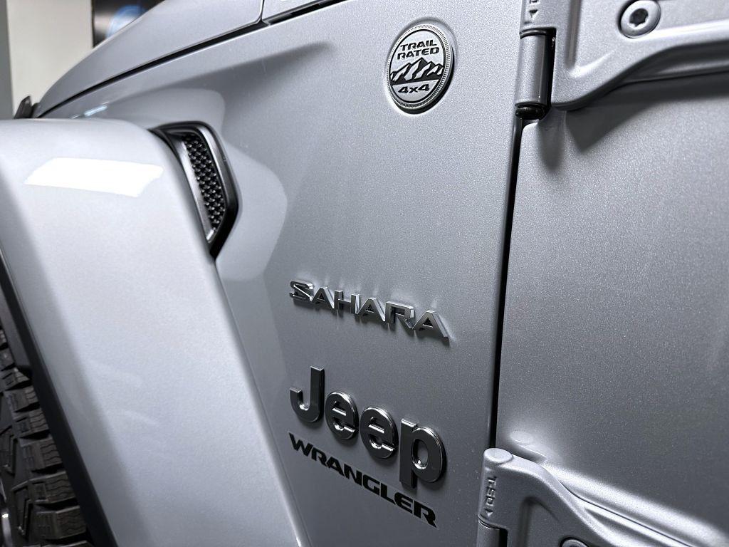 Jeep Wrangler Unlimited 2.0T 272k AT8 Sahara *799*