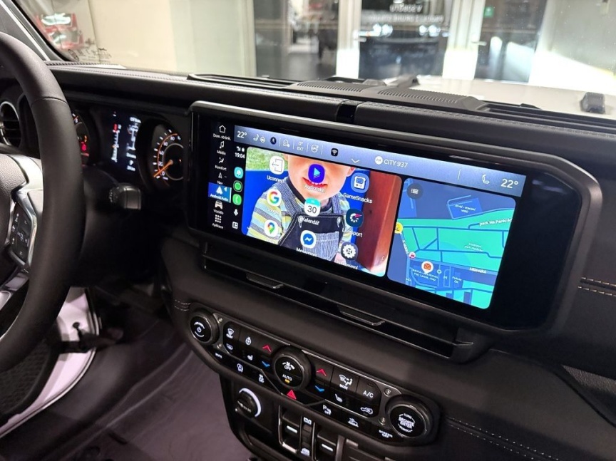 Jeep Wrangler Unlimited 2.0T 272k AT8 Sahara *805*