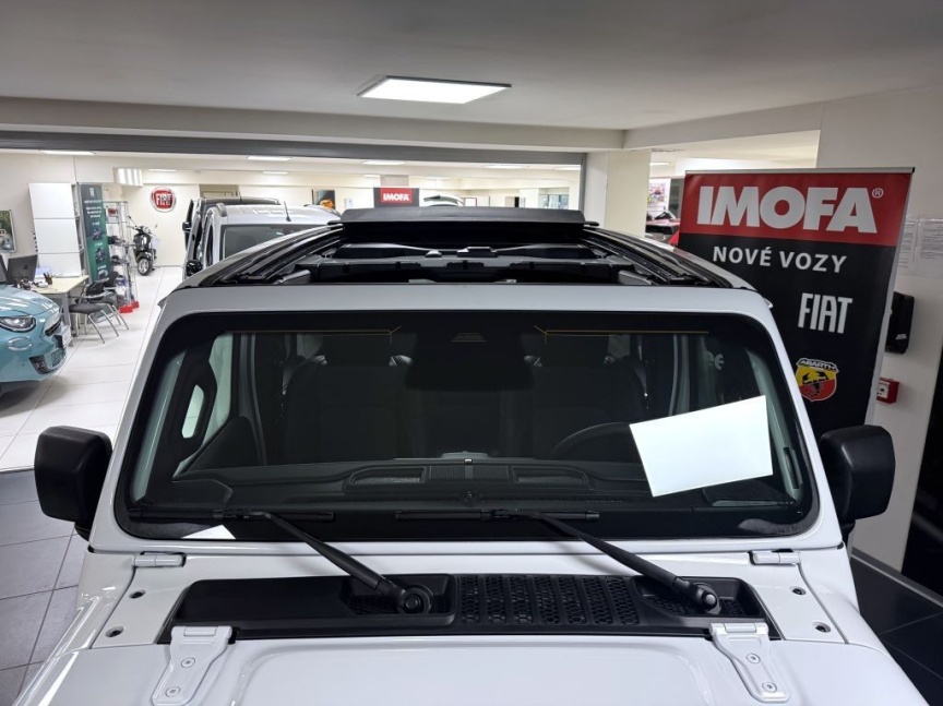 Jeep Wrangler Unlimited 2.0T 272k AT8 Sahara *805*