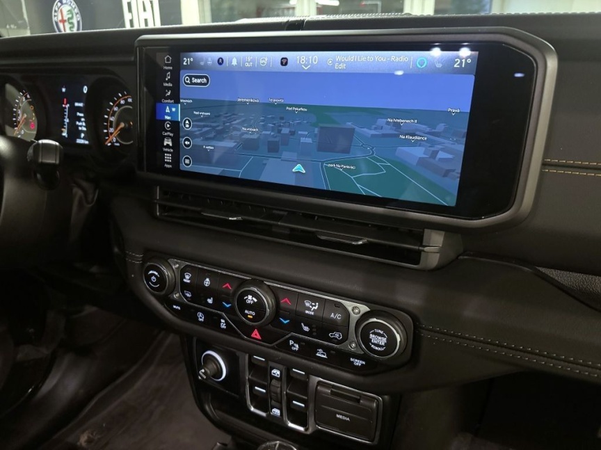 Jeep Wrangler Unlimited 2.0T 272k AT8 Sahara