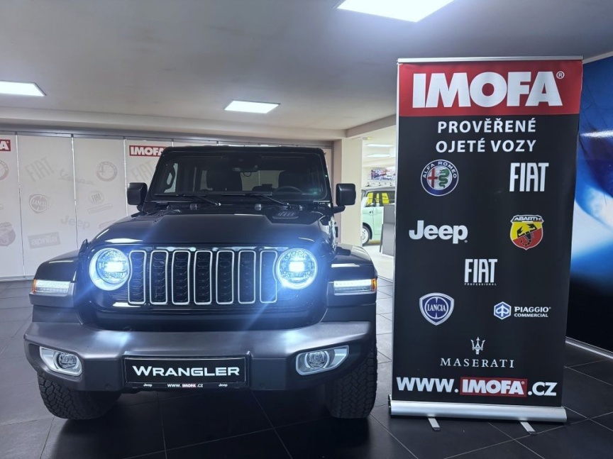 Jeep Wrangler Unlimited 2.0T 272k AT8 Sahara
