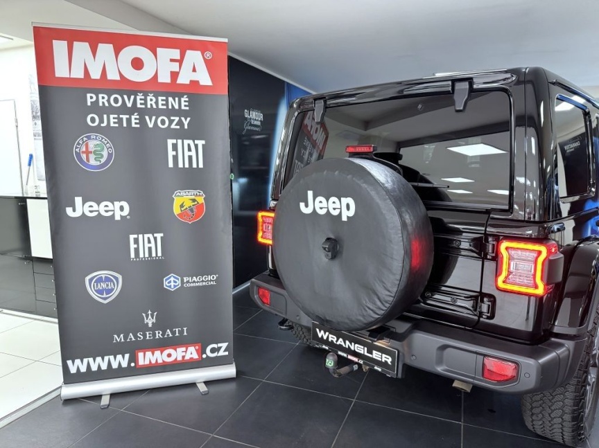Jeep Wrangler Unlimited 2.0T 272k AT8 Sahara